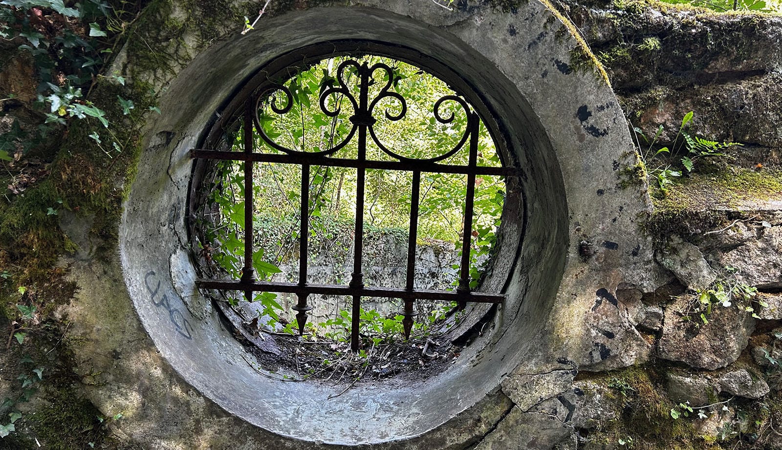 Grate in a ruined wall